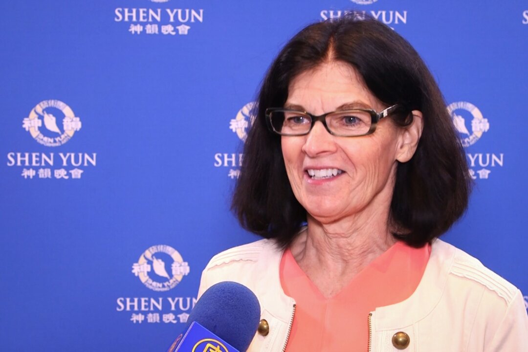 Sharon Stolper, a music teacher and professional violinist, enjoyed the Shen Yun matinee performance at the McCallum Theatre in Palm Desert, Calif., on April 28, 2018. (Courtesy NTD Television)