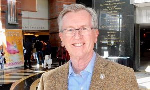 Shen Yun Connects on Many Levels for Science Professor