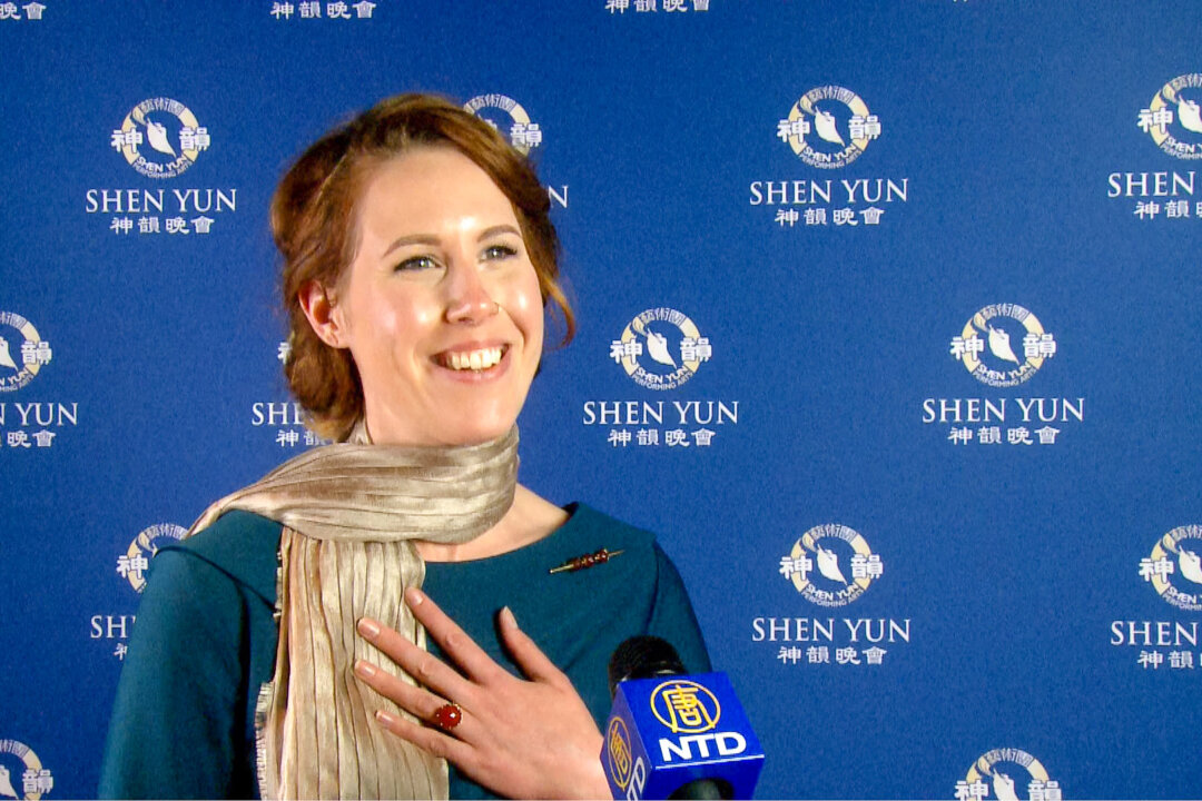 Nienke Thurlings enjoyed Shen Yun's performance at Chassé Theater in Breda, the Netherlands, on April 29, 2018. (NTD Television)