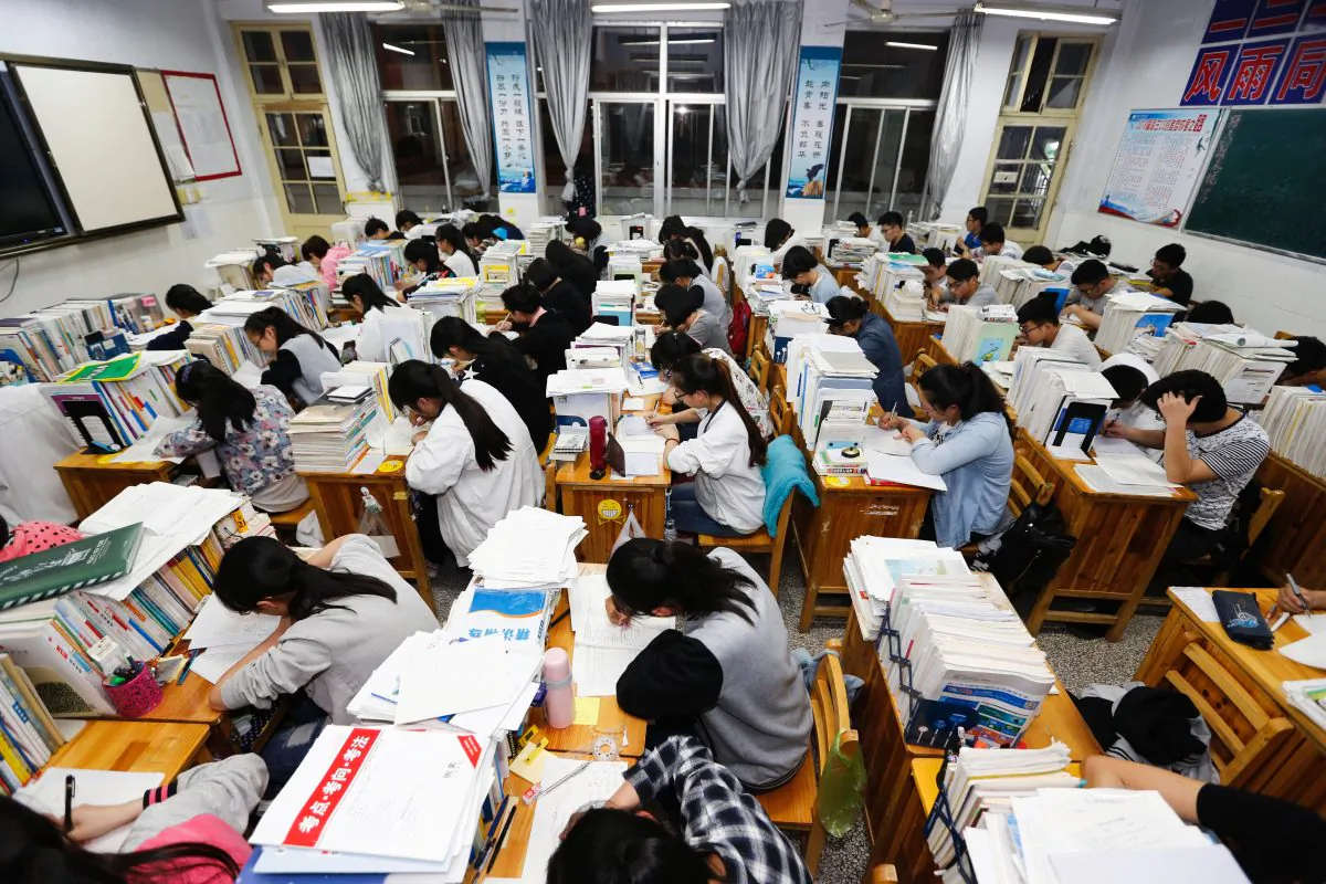 Senior high school students studying at night at a high school in Lianyungang, in east China's Jiangsu Province, on May 24, 2016. (STR/AFP/Getty Images)