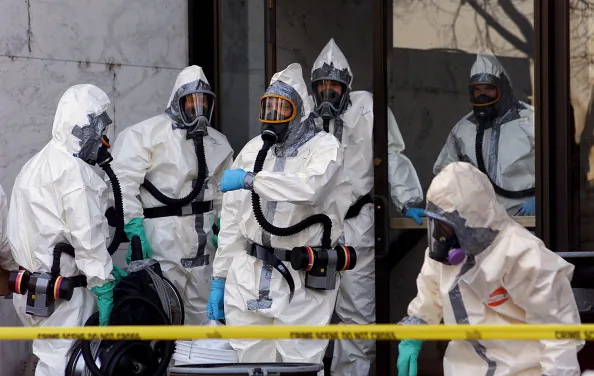 The Hart Building is closed on November 7, 2001 after an anthrax laced letter was found in Senator Tom Daschle's office in Washington, DC. (STEPHEN JAFFE/AFP/Getty Images)