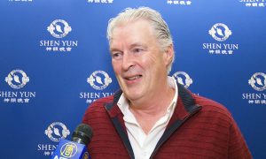 Associate Professor Feels Shen Yun Will Impact Community