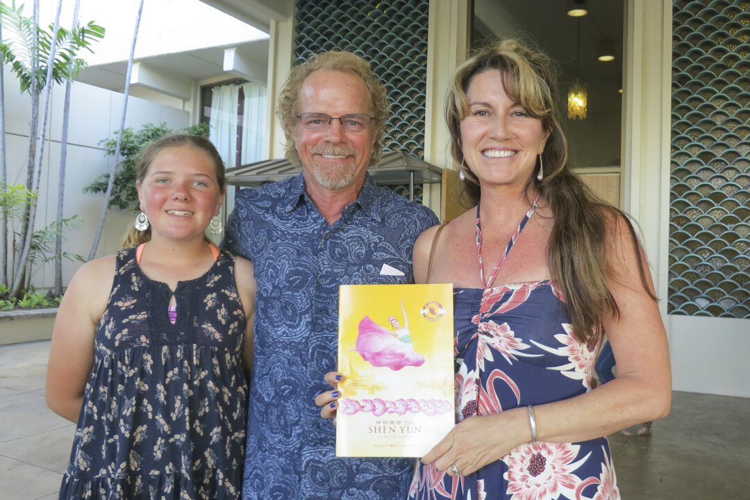 Gigi Love, her husband, Peter Nicholson, and their daughter, Emily, attended Shen Yun's performance at the Blaisdell Concert Hall in Honolulu, Hawaii, on May 6, 2018. (Sally Sun/The Epoch Times)