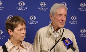 Touched by Shen Yun: Former Ballet Dancer in Tears