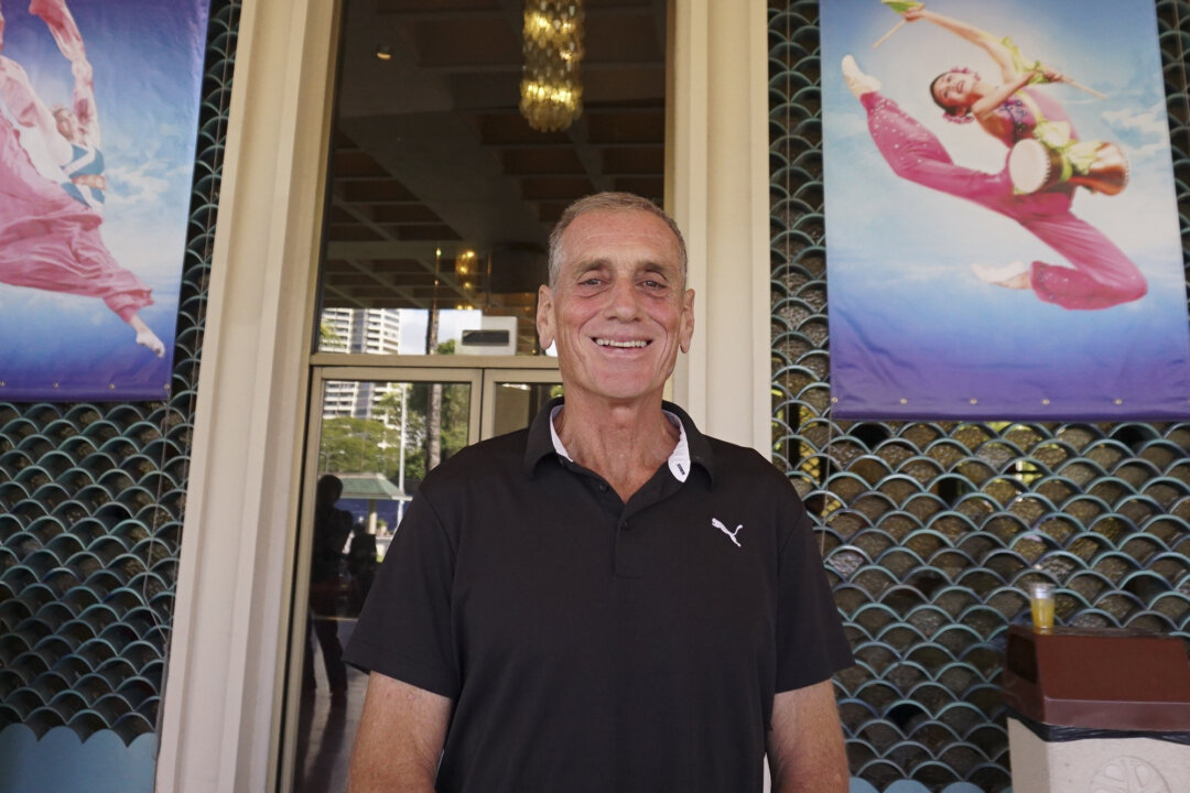 Prince Vittorio Alliata di Montereale enjoyed Shen Yun's performance at the  Blaisdell Concert Hall in Honolulu, Hawaii, on May 6, 2018. (Nancy Ma/The Epoch Times)