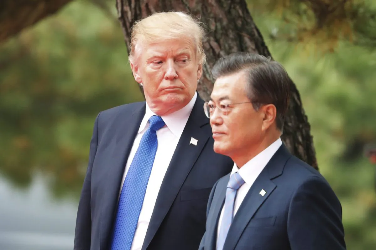 U.S. President Donald Trump and South Korea's President Moon Jae-in attend a welcoming ceremony at the presidential Blue House in Seoul on Nov. 7, 2017. (Kim Hong-Ji/AFP/Getty Images)