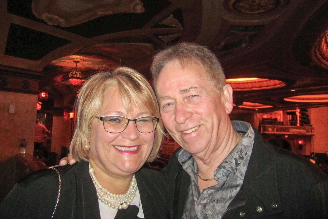 Pat and Rick Coward enjoyed the Shen Yun performance at Shea's Performing Arts Center in Buffalo on May 10, 2018. "It was awesome. I really enjoyed it," said Mr. Coward (Lisa Ou/The Epoch Times)