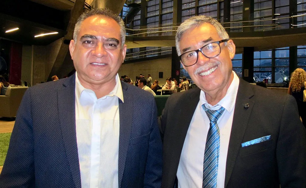 Humberto García Márquez (L), director of a Mexican folk dance group, and Jaime Guerrero,  director of Ballet Folklórico Magisterial Nuevo León de Monterrey (Professorship Folk Ballet of Nuevo Leon, Monterrey), enjoyed Shen Yun at the Auditorio Pabellon M on May 13, 2018 . (Mary Mann/The Epoch Times)