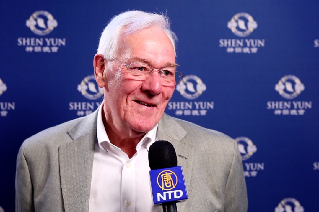 Mike Scott enjoyed the Shen Yun performance at the Festival Theatre in Edinburgh on May 21, 2018. (NTD Television)