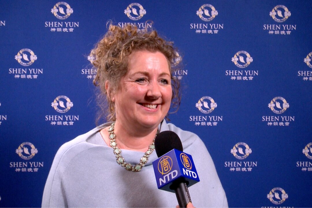 Maggie Wright and her husband enjoyed the Shen Yun performance at the Festival Theatre Edinburgh on May 20, 2018. (NTD Television)