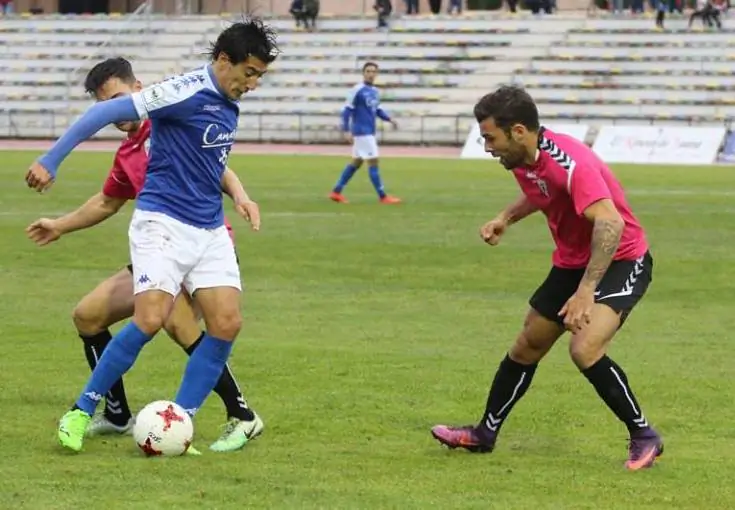 At 36, San Fernando midfielder Pedro Rios (foreground, blue) has seen it all in football. (Courtesy San Fernando CD)
