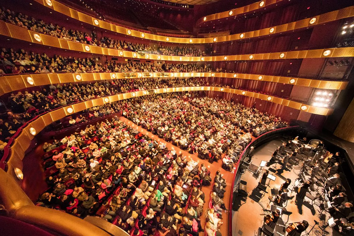 Audience members enjoy a sold-out performance of Shen Yun Performing Arts on the afternoon of Jan. 21, 2018. (Larry Dai/The Epoch Times)