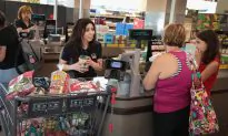 Americans’ Household Income Highest Ever as Economy Breaks New Grounds