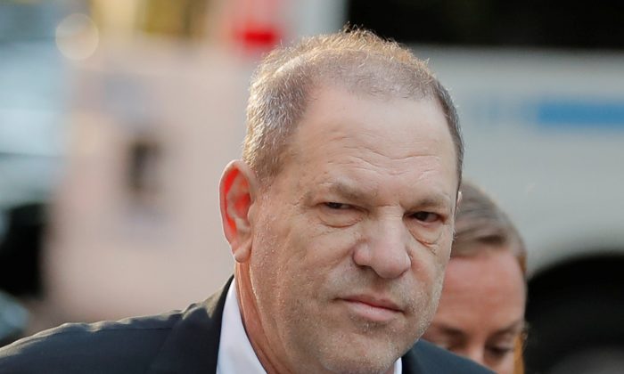 Film producer Harvey Weinstein arrives at the 1st Precinct in Manhattan in New York, May 25, 2018. (Lucas Jackson/Reuters)