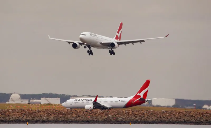 A Qantas plane lands at Kingsford Smith International Airport in Sydney, Australia, in Feb. 22, 2018. (Reuters/Daniel Munoz)