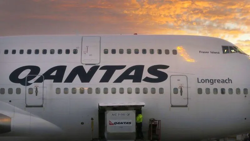A worker unloads a Qantas Airways Boeing 747 at Sydney's International airport in Australia, June 24, 2017. (Reuters/David Gray)