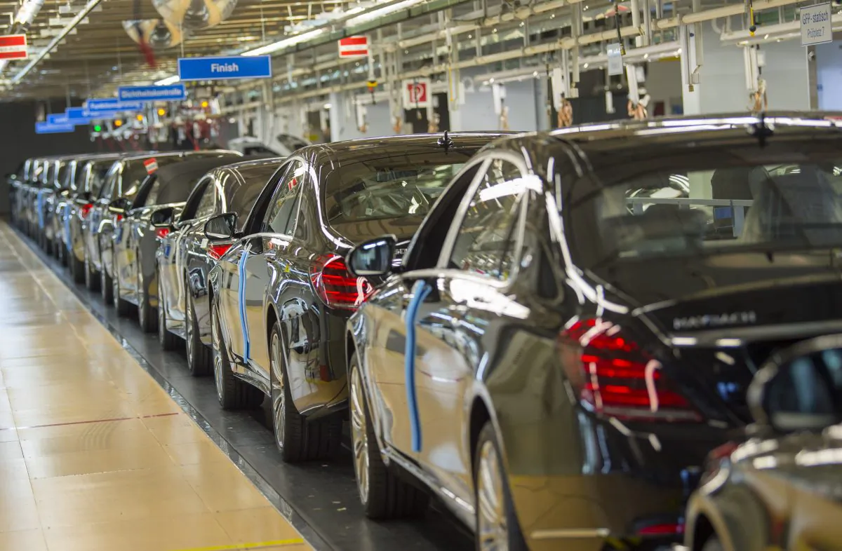 Mercedes-Benz S-Class cars are lined up at the final station of the assembly line on Jan. 24, 2018 at a plant of the Stuttgart-based luxury carmaker Mercedes-Benz in Sindelfingen, southwestern Germany.
(THOMAS KIENZLE/AFP/Getty Images)