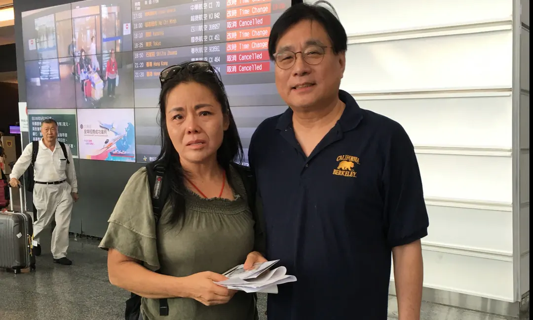 Huang Yan (L) and Yang Sen-hong, director of Taiwan Association for China Human Rights. (Yang Sen-hong/China Aid)