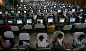 Chinese Regime Tightens Social Media Control With Investigation on College Students