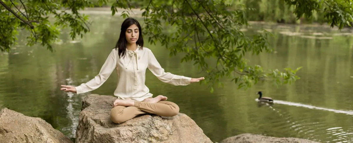 A practitioner performing the fifth exercise of the peaceful meditation practice Falun Gong. (Samira Bouaou)