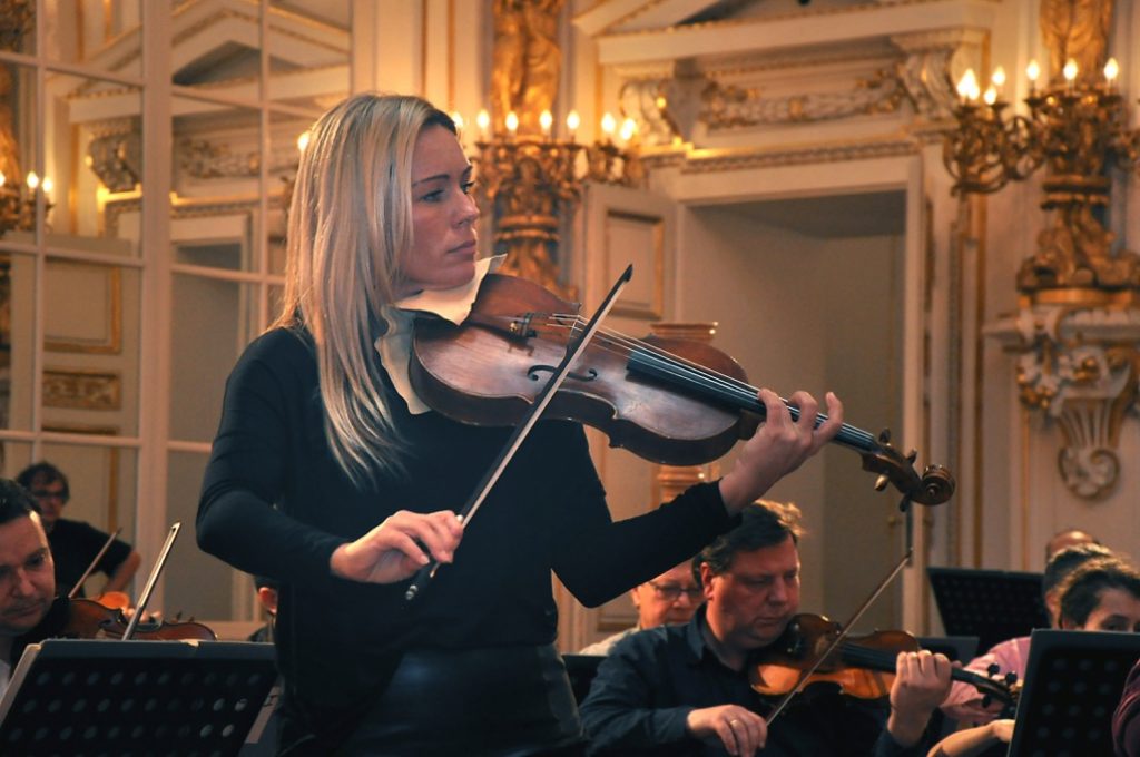 Czech viola virtuoso Jitka Hosprova with  the Czech Radio Symphony Orchestra at the Czech Touch of Music festival, in the Spanish Hall of the Prague Castle, in 2015. (jitkahosprova.com)
