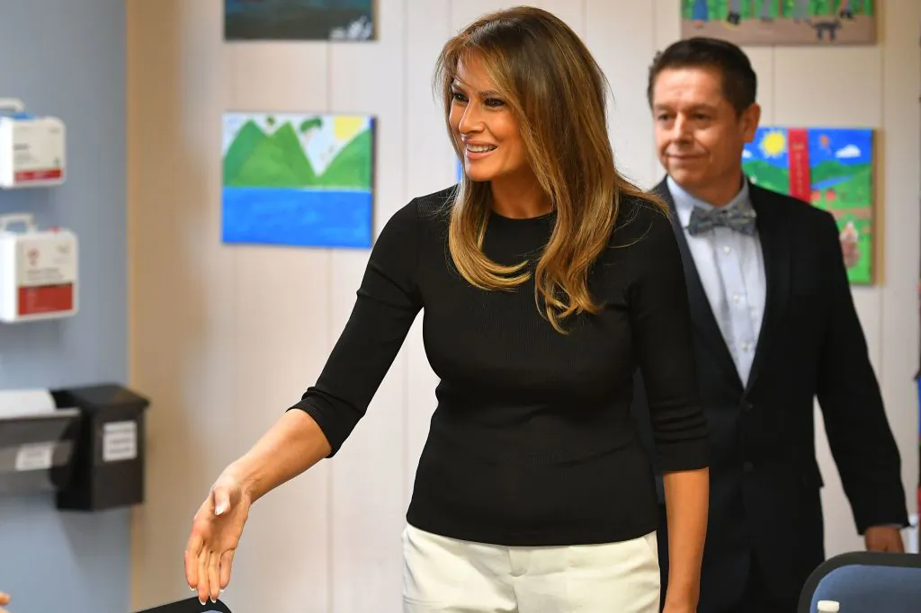 First Lady Melania Trump arrives at the Health and Human Services Southwest Key Campbell children's shelter in Phoenix, Ariz., on June 28, 2018. (MANDEL NGAN/AFP/Getty Images)