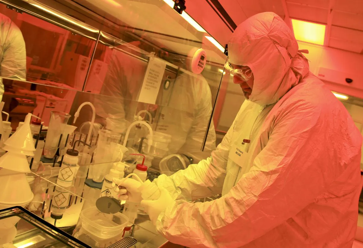 Phil Evans, a research scientist in the Quantum Information Science group at the U.S. Oak Ridge National Laboratory fabricating quantum photonic circuits for future quantum communications, sensing, and computing technologies. (Oak Ridge National Laboratory)