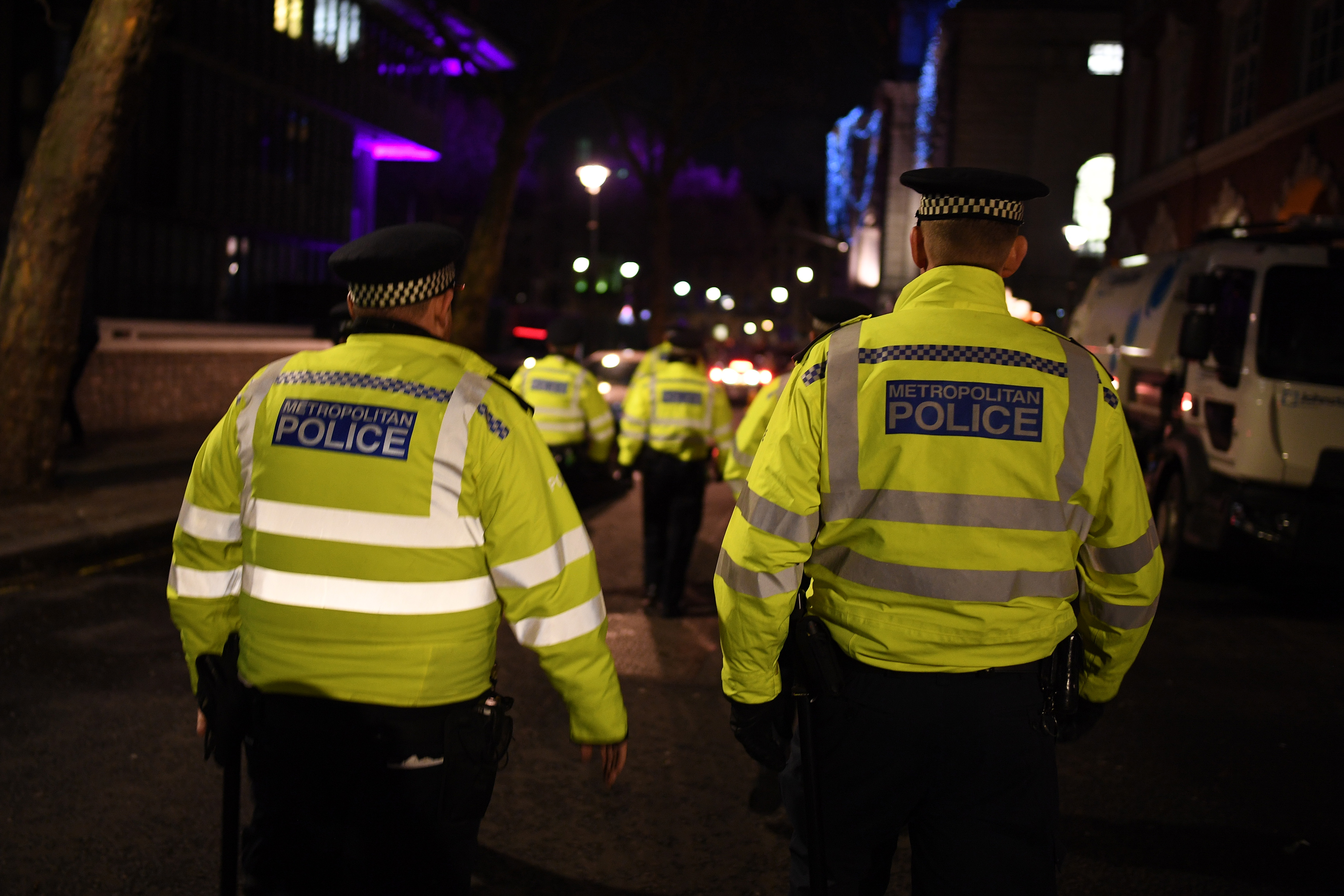 Arrest After 15-Year-Old Fatally Stabbed Outside UK School - Vimarsana News