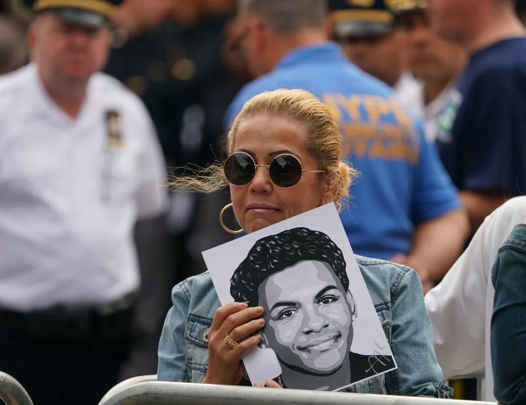 Members of the public gather outside the funeral for Lesandro Guzman-Feliz in the Bronx, New York, on June 27, 2018. (Don Emmert/AFP/Getty Images)