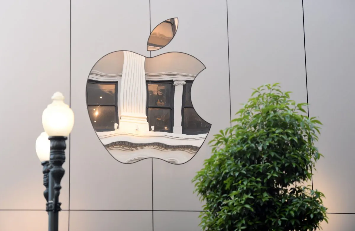 An Apple logo is seen on the outside of an Apple store in San Francisco, California on September, 22, 2017. (Josh Edelson/AFP/Getty Images)