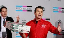 Papa John’s Founder Sues Company Board to Stop ‘Irreparable Harm’