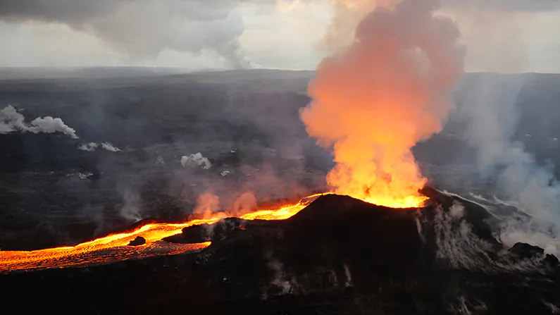 Early morning view of fissure 8 and lava channel of the Kilauea volcano in Hawaii. (USGS)