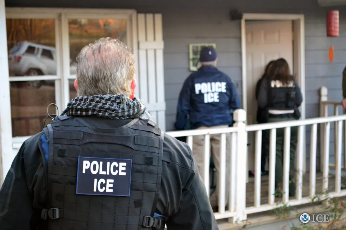 Immigration and Customs Enforcement agents seek to arrest immigration fugitives, re-entrants, and at-large criminal aliens during an operation in Atlanta, Georgia on Feb. 9, 2017. (Bryan Cox/U.S. Immigration and Customs Enforcement via Getty Images)
