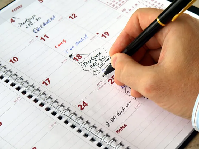 Ticking away the moments that make up a dull day … (NAN728/Shutterstock)