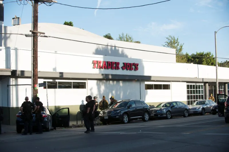 Police respond to a hostage situation at a Trader Joe's store in Los Angeles, Calif., on July 21, 2018. (REUTERS/Andrew Cullen)