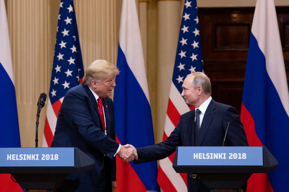 President Donald Trump and Russian President Vladimir Putin hold a joint press conference at the Presidential Palace in Helsinki on July 16, 2018. (Samira Bouaou/The Epoch Times)