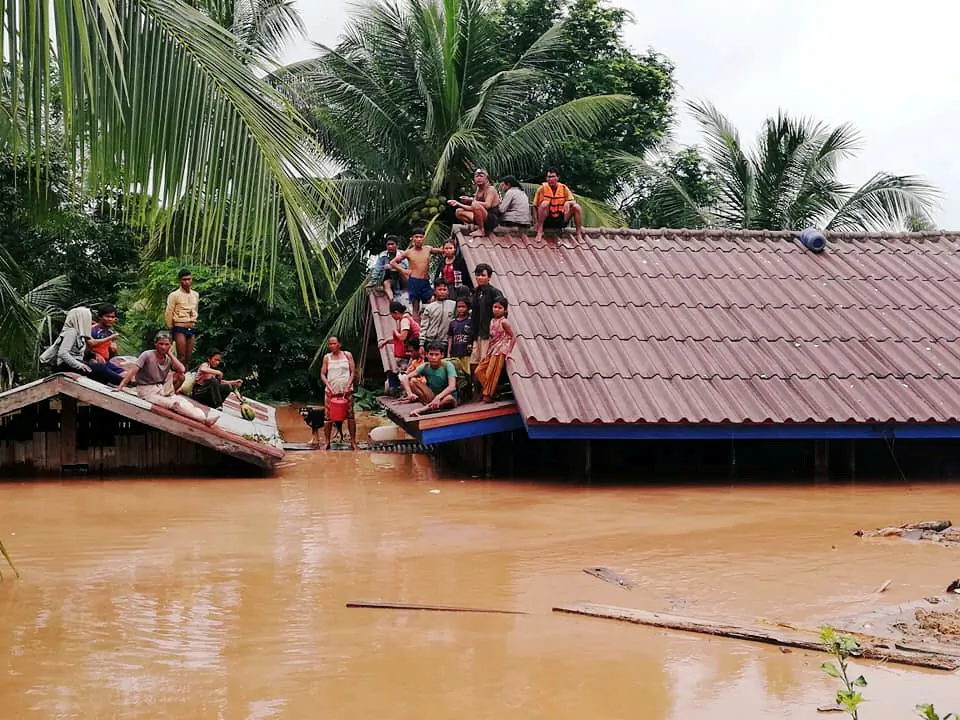 Villagers evacuate after the Xepian-Xe Nam Noy hydropower dam collapsed in Attapeu province, Laos July 24, 2018. (ABC Laos News/Handout via Reuters)