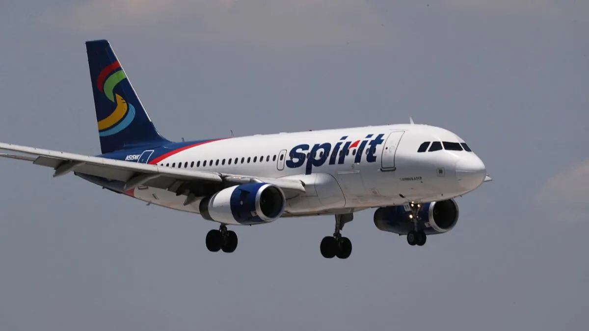A Spirit Airlines plane lands at the Fort Lauderdale-Hollywood International Airport in Fort Lauderdale, Florida, on May 9, 2017. (Joe Raedle/Getty Images)