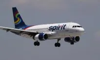 Pregnant Mother Kicked Off Airplane Because 2-Year-Old Daughter Wasn’t Wearing Mask