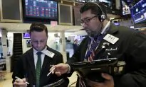 Stock Indexes Move Mostly Higher as Apple Hits $1 Trillion