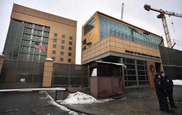 Russian policemen stand guard in front of the US Embassy in Moscow on December 30, 2016. (ALEXANDER NEMENOV/AFP/Getty Images)