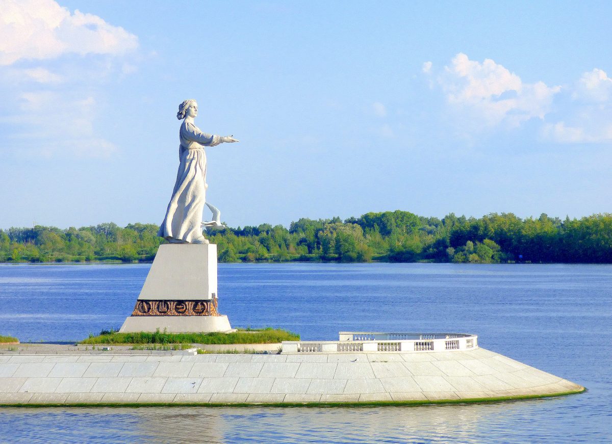 Statue of Mother Volga. (Manos Angelakis)