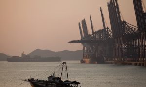 Latest Data on Shenzhen Exports Reveals Gloomy Outlook Amid US–China Trade Woes