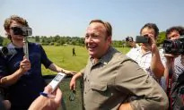 Twitter Removes Accounts Linked to Alex Jones, Infowars