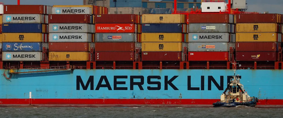 The Maersk Line container ship Maersk Sentosa is helped by tugs as it navigates the River Mersey in Liverpool, Britain, July 31, 2018. REUTERS/Phil Noble/File Photo