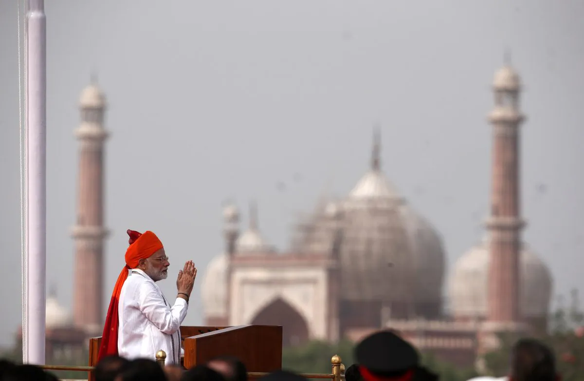 Indian Prime Minister Narendra Modi greets the crowd before addressing the nation during Independence Day celebrations at the historic Red Fort in Delhi, India, August 15, 2018. (Reuters/Adnan Abidi)