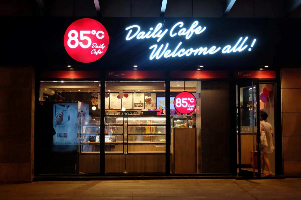 A 85 Degrees Celsius Bakery Cafe in Shanghai, on August 16, 2018. (REUTERS/Stringer)