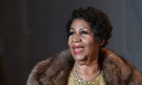 ‘Queen of Soul’ Aretha Franklin, 76, Dies at Home in Detroit