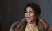‘Queen of Soul’ Aretha Franklin, 76, Dies at Home in Detroit