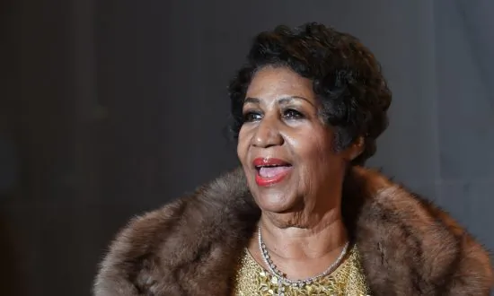 ‘Queen of Soul’ Aretha Franklin, 76, Dies at Home in Detroit